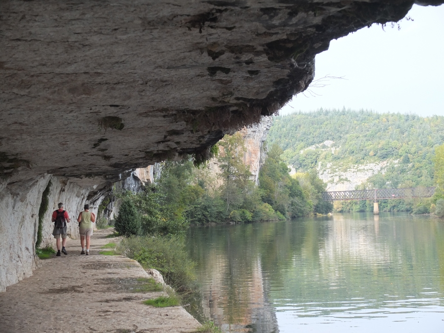 Halage `a Saint Cirq de Lapopie